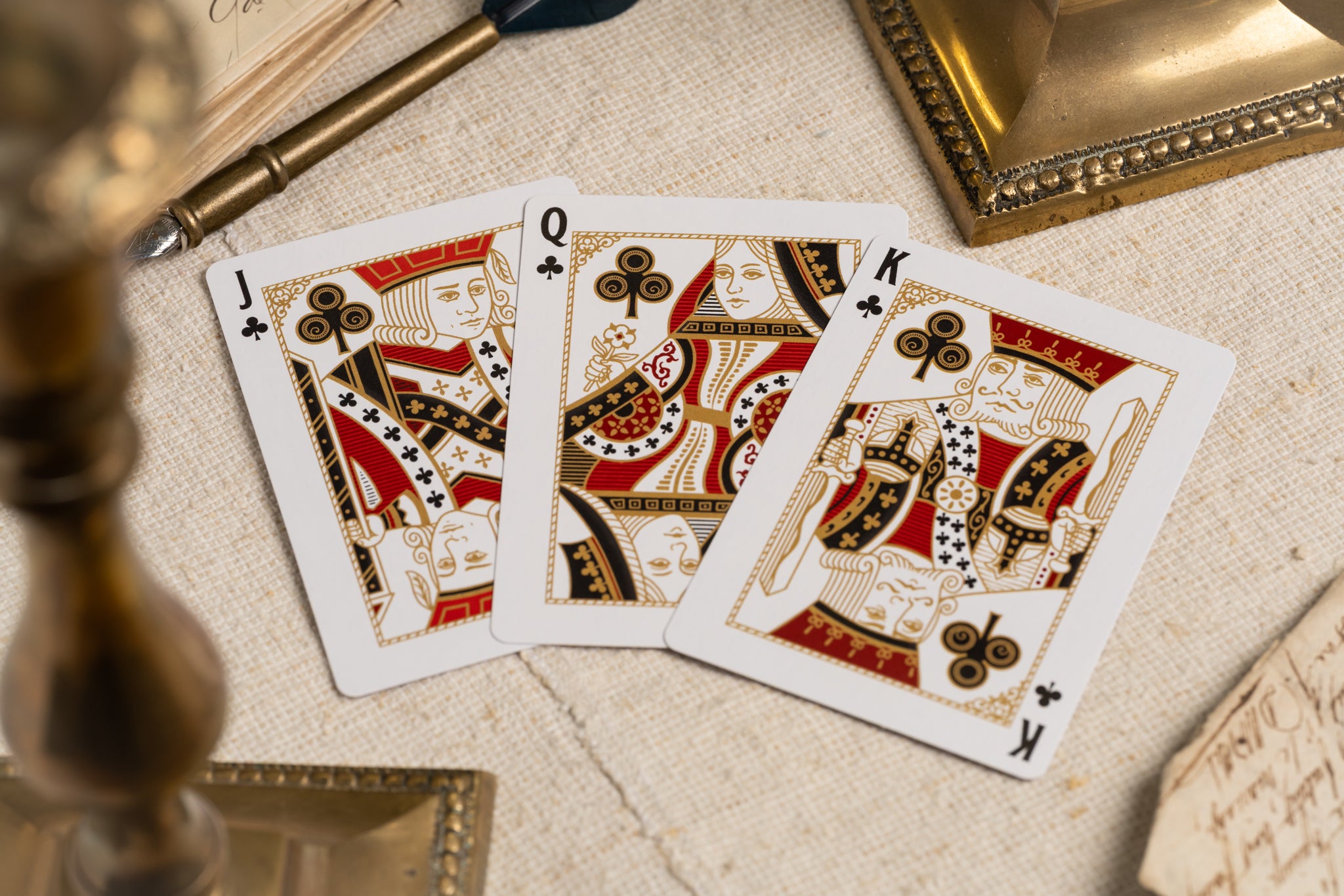 トランプ Lit playing cards v1 v2 gilded GILDED TCI Clubhouse Playing Cards (White & Gold) - The Card Inn