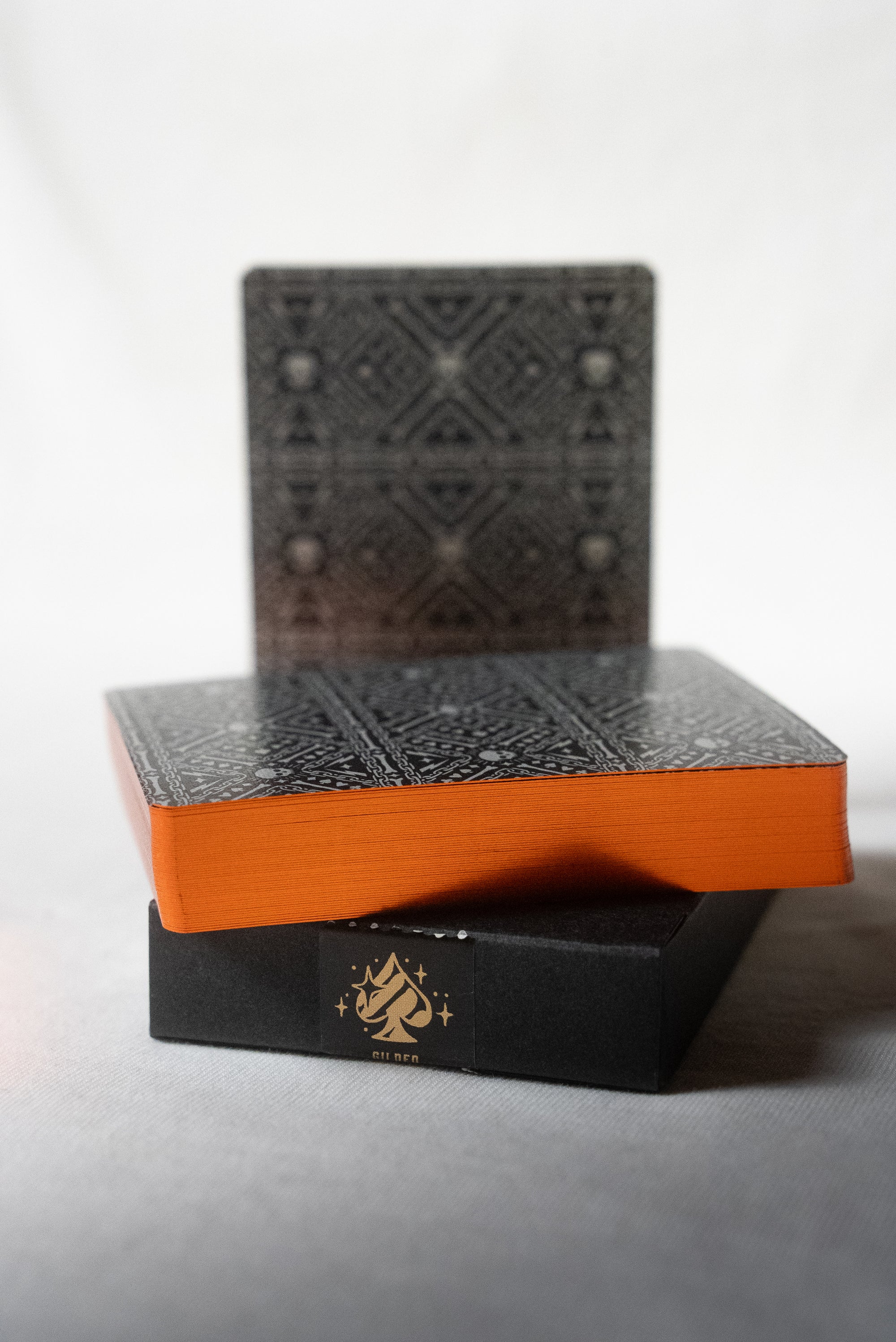 GILDED No Borders Series 2 Playing Cards - Joker &amp; The Thief