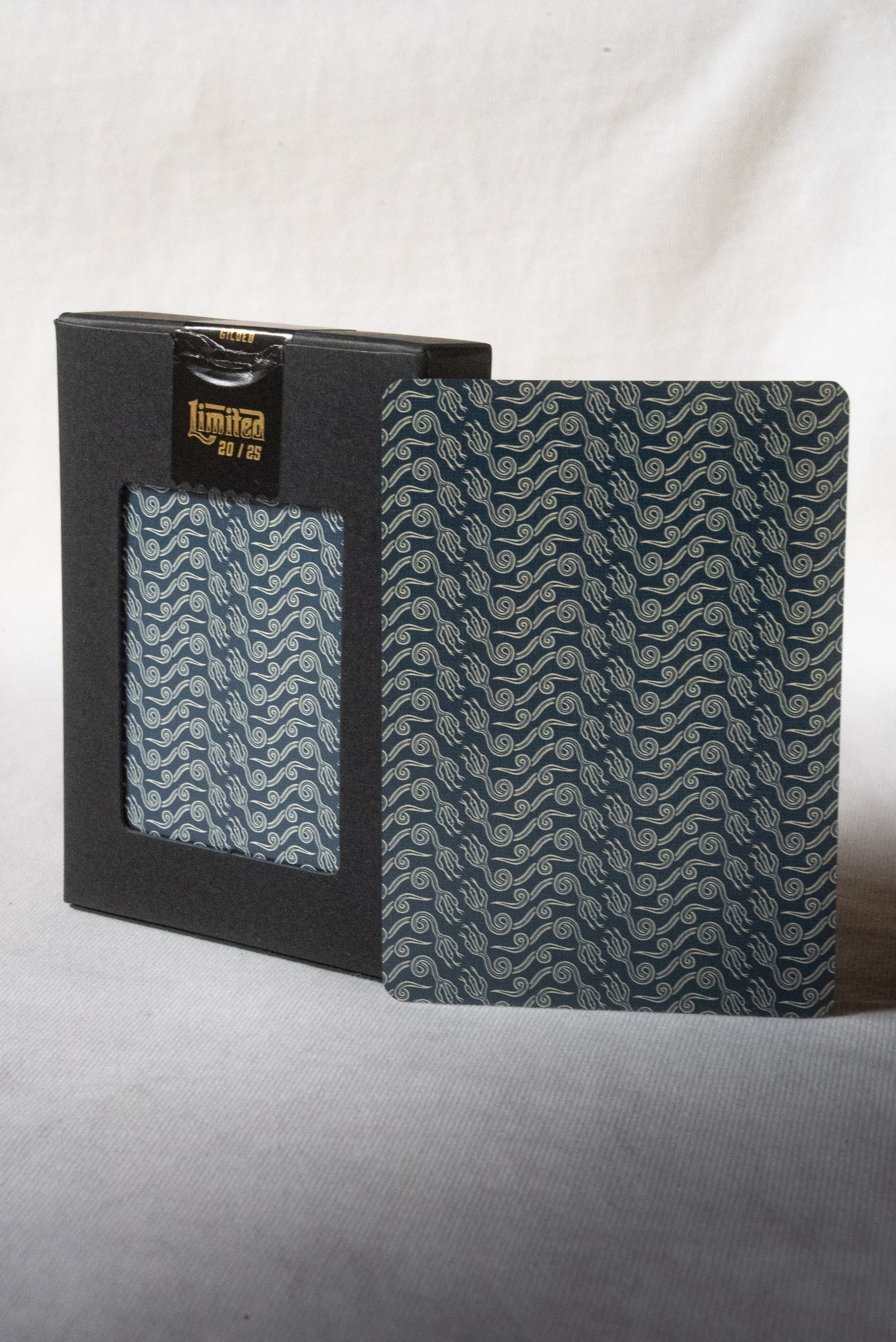 No Borders Series 2 Playing Cards (Crown Back - Blue) - Joker & The Thief